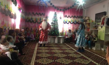 Новогодний праздник в доме ребенка.