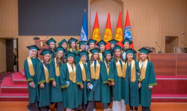 С успешным окончанием учебы и получением диплома!